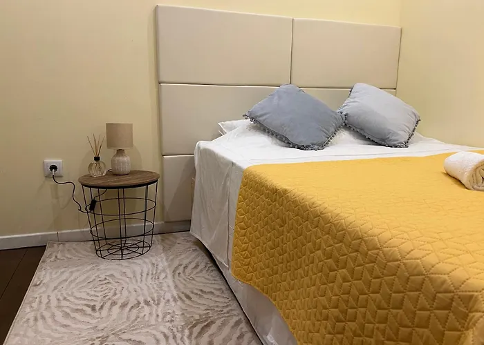 Aparthotel Ady House 2 3*